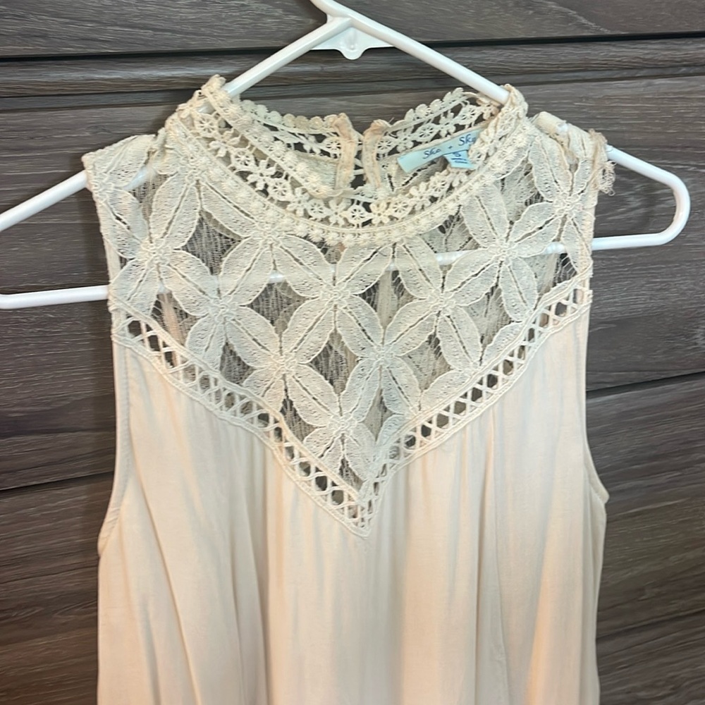 Flowy cream/beige dress